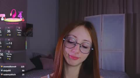 Avril online show from October 11, 10:45 pm