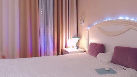 Avrora Inst online show from April 5, 9:58 pm