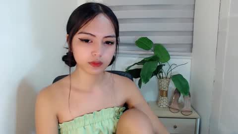 Snapshot of ayalvrs18 chatting on February 21, 5:02 am ayalvrs18 online show from February 21, 5:02 am