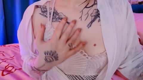 Ayla hill online show from February 28, 4:45 am