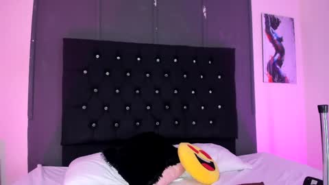 azuka_kurokami online show from April 13, 12:06 pm