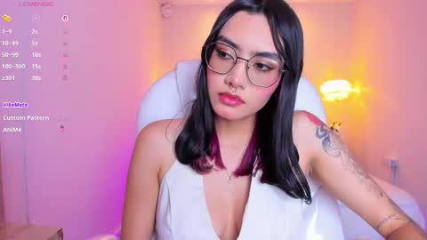 Azura online show from April 16, 8:30 pm