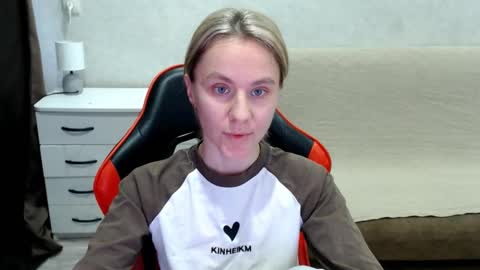 Snapshot of baby_kitte chatting on October 20, 12:41 pm baby_kitte online show from October 20, 12:41 pm