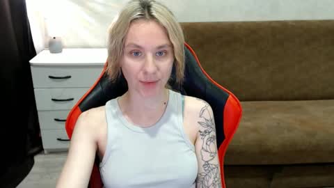 baby_kitte online show from November 3, 9:24 am