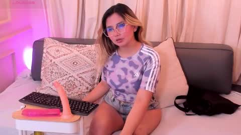 babyfoxxx_ online show from December 13, 7:53 pm