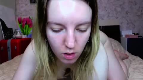 holly online show from April 11, 3:37 pm