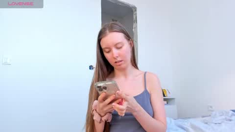 Kira online show from April 16, 12:05 pm