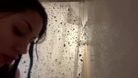 bambii_petite online show from January 10, 2:33 pm