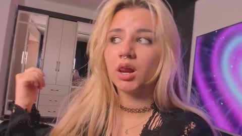 barbarasiren online show from September 19, 4:17 pm