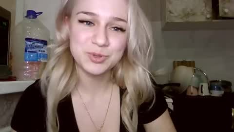 barbie___girl online show from February 24, 7:01 pm