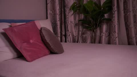 Snapshot of bb_pls chatting on October 24, 10:06 pm bb_pls online show from October 24, 10:06 pm