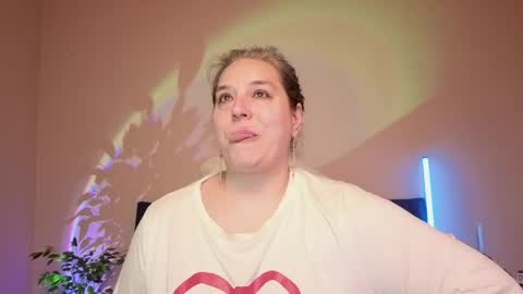 Love online show from April 3, 7:23 pm