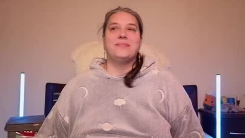 Love online show from December 16, 6:41 am