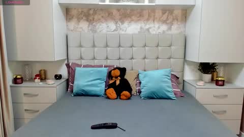 larra online show from October 9, 4:00 pm