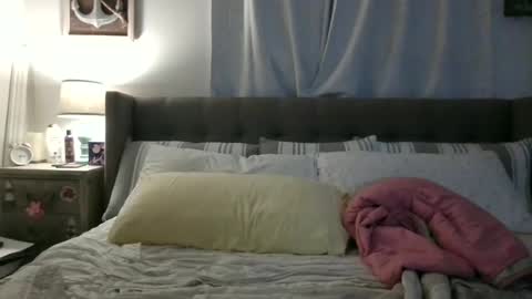 Snapshot of beach_bunny69 chatting on September 27, 7:26 am Emma online show from September 27, 7:26 am
