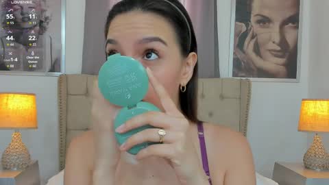 Ariana Reyes online show from April 1, 1:41 pm