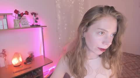 Snapshot of beautyeliise chatting on September 27, 2:35 pm Eliise online show from September 27, 2:35 pm