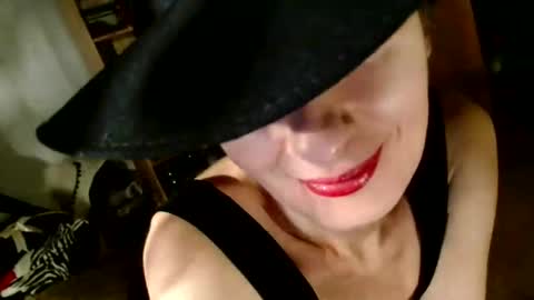 Raluca online show from November 29, 9:19 pm