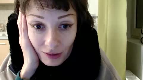 Raluca online show from December 15, 8:14 pm