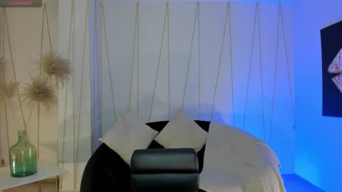 Am Becca online show from March 18, 11:59 am