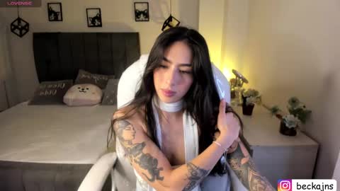 Marzhie online show from September 24, 2:05 pm