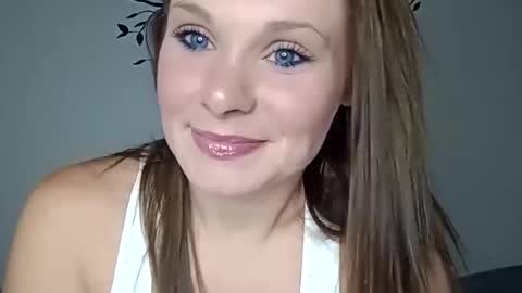 BECKY BOO  online show from November 2, 4:05 am