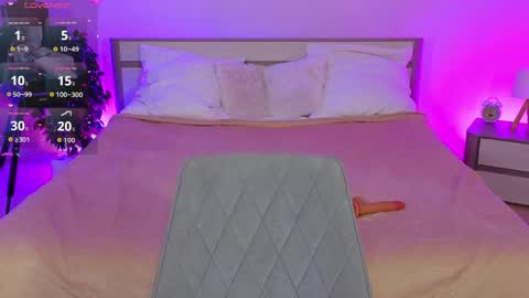 Bee  online show from April 9, 10:20 am