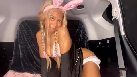 bella19sua online show from November 7, 6:41 am