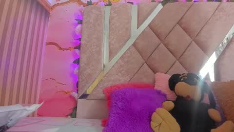 Melanie  online show from February 20, 10:39 am