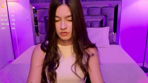 Snapshot of bella_clark2 chatting on October 30, 2:36 am Bella  online show from October 30, 2:36 am