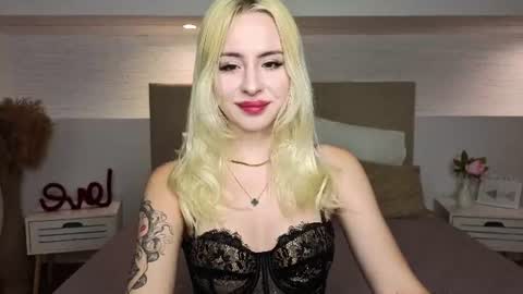 Bella online show from July 10, 7:14 pm