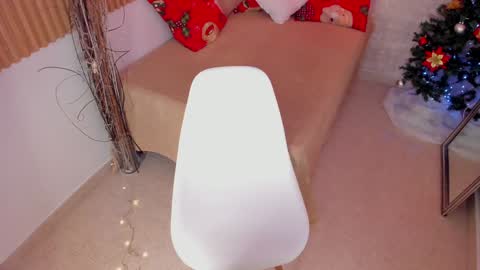 Dessi  online show from December 14, 12:33 pm