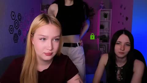 Bella online show from May 31, 7:15 pm