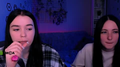 Bella online show from April 10, 9:43 pm