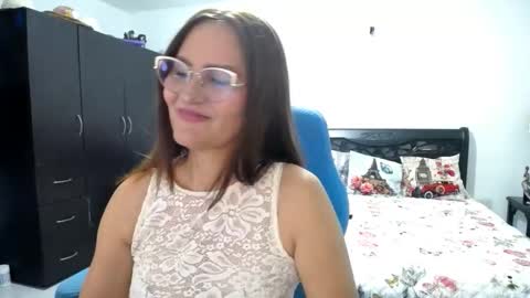 Bella online show from November 13, 11:15 pm