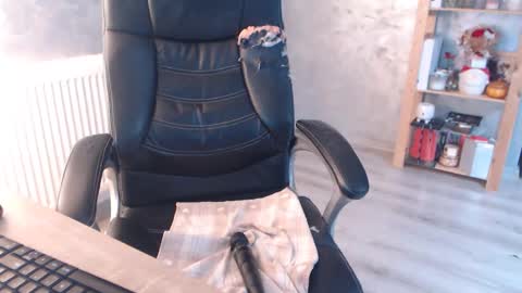      online show from December 4, 9:44 am