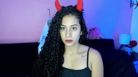 Bella Ponce  online show from October 30, 1:45 pm