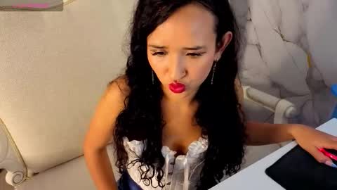 Bella online show from February 13, 1:46 pm