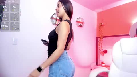 BELLA online show from February 23, 8:52 pm