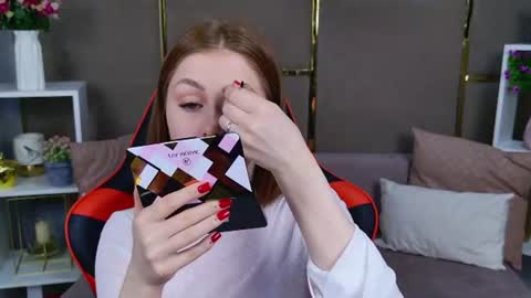 bellacandys online show from June 19, 1:43 am
