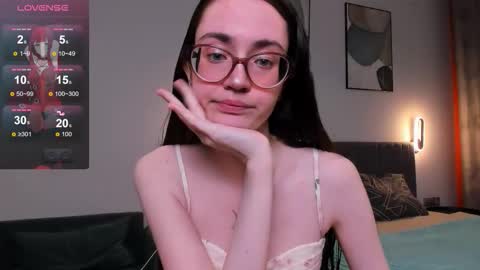 BellaCatLovesMeat online show from October 5, 6:46 pm