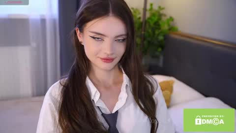 Bella I took a vacation and Ill be back on December 18th So dont lose me To keep in touch I have a TG -  you can find below online show from March 6, 7:25 am