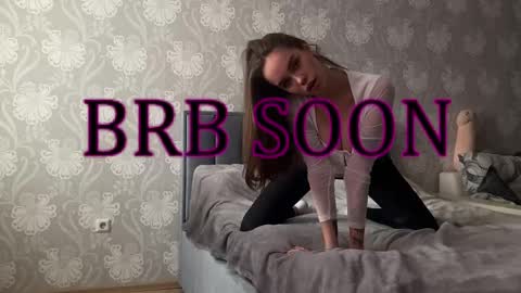 bellaparker_ online show from March 11, 9:02 am