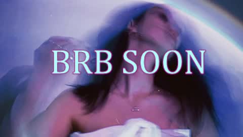 bellaparker_ online show from April 14, 9:20 am