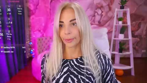 Bella online show from November 7, 3:17 pm