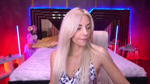 Bella online show from October 27, 9:31 pm