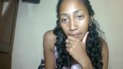 belle_annah online show from May 16, 1:41 am