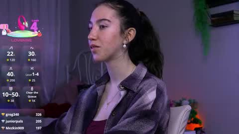 Bella online show from October 25, 6:04 pm