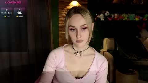 Belle online show from December 1, 9:35 am