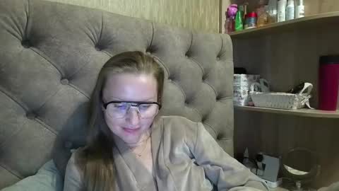 Amelia online show from October 8, 7:07 pm